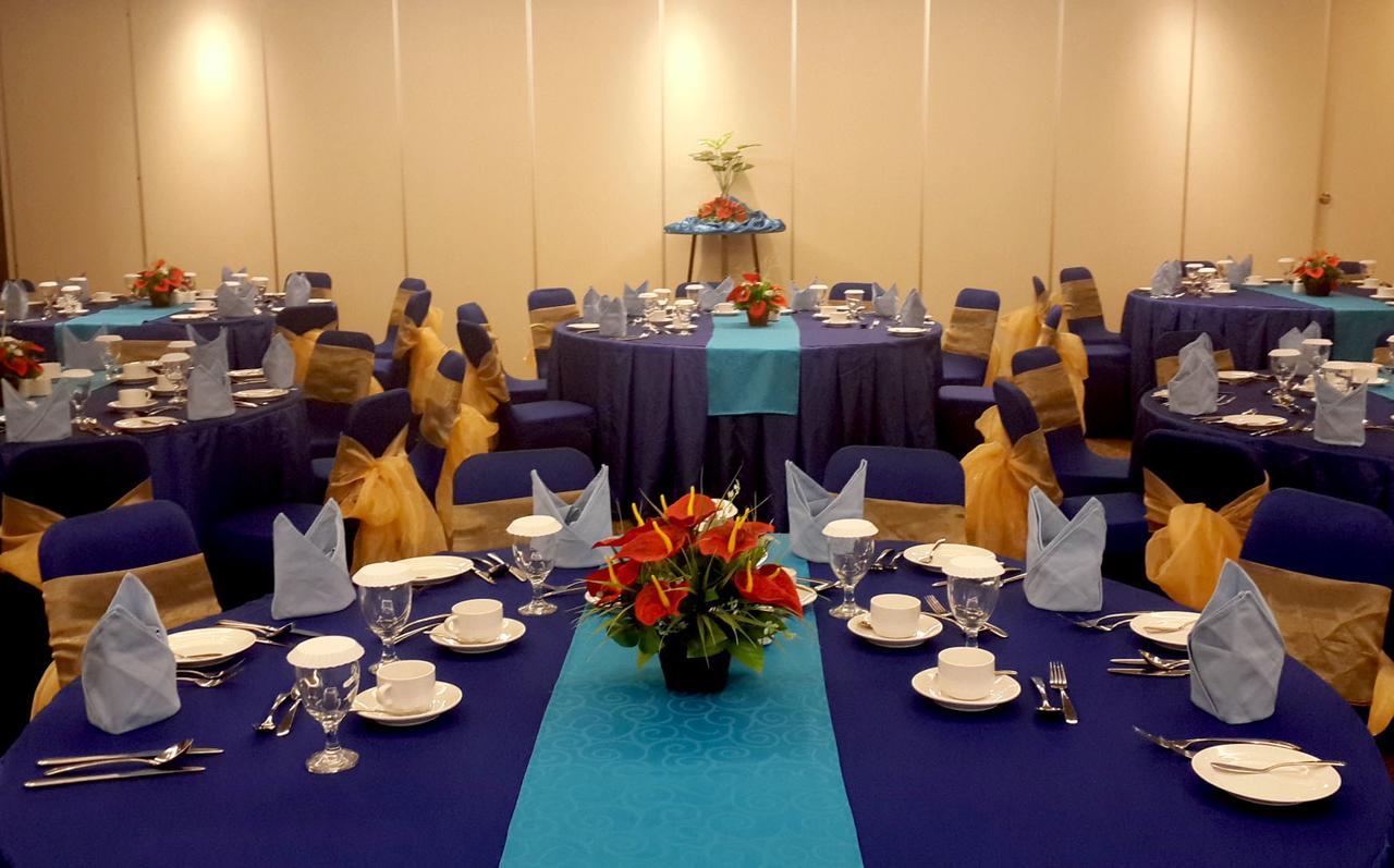 Hotel Brothers Biru Solo Baru Экстерьер фото