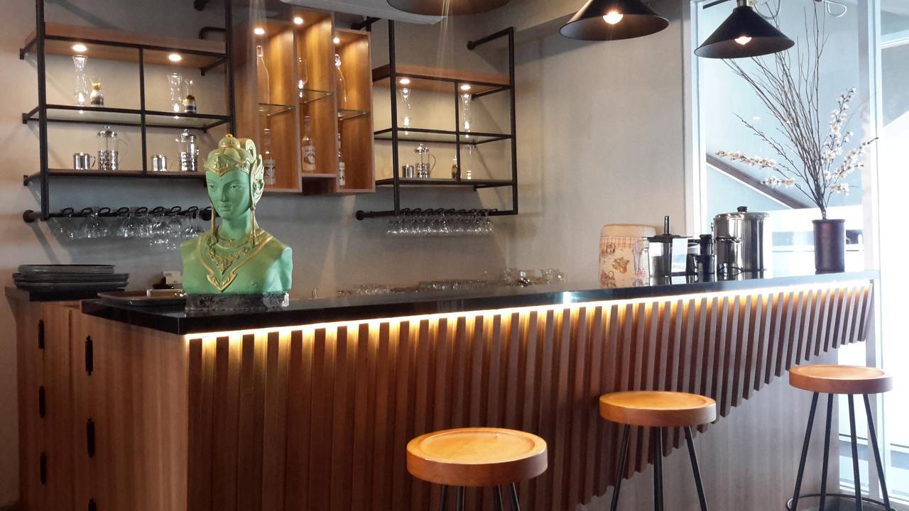 Hotel Brothers Biru Solo Baru Экстерьер фото