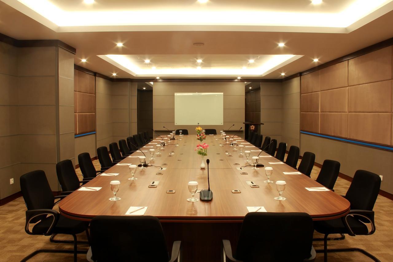 Hotel Brothers Biru Solo Baru Экстерьер фото