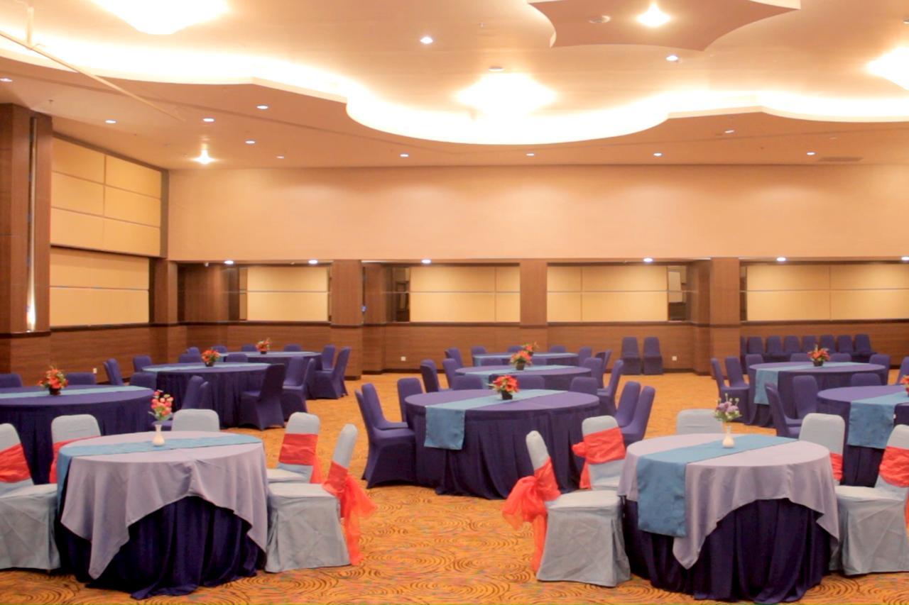 Hotel Brothers Biru Solo Baru Экстерьер фото