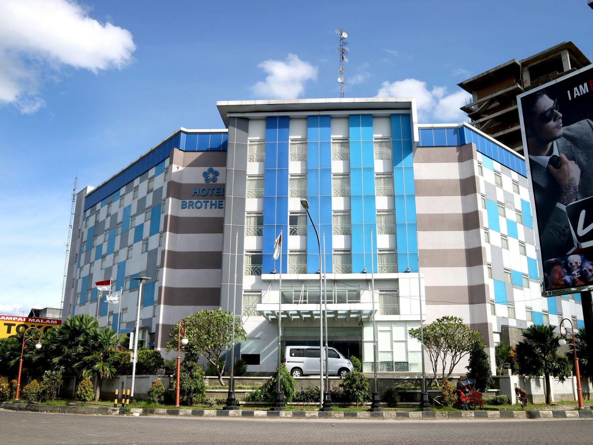 Hotel Brothers Biru Solo Baru Экстерьер фото