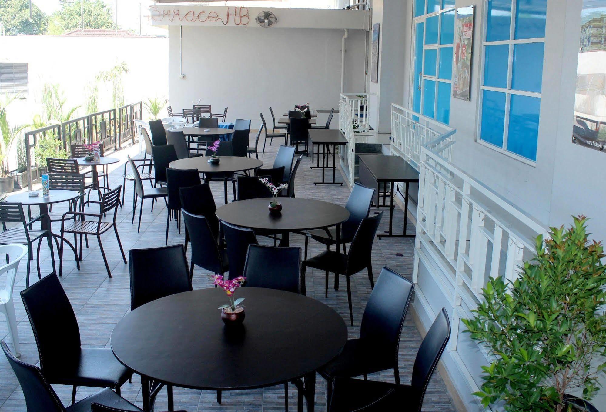 Hotel Brothers Biru Solo Baru Экстерьер фото