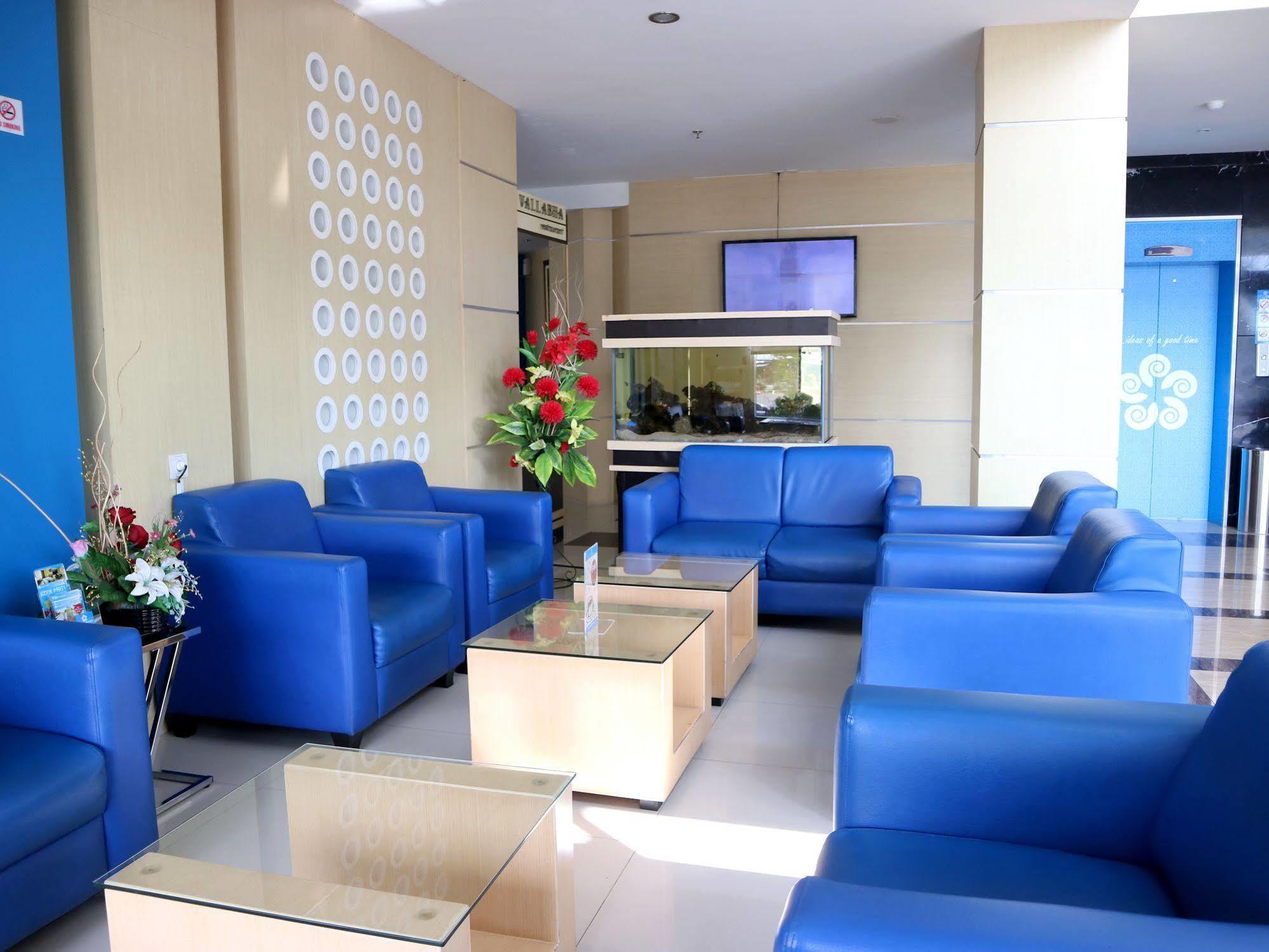 Hotel Brothers Biru Solo Baru Экстерьер фото