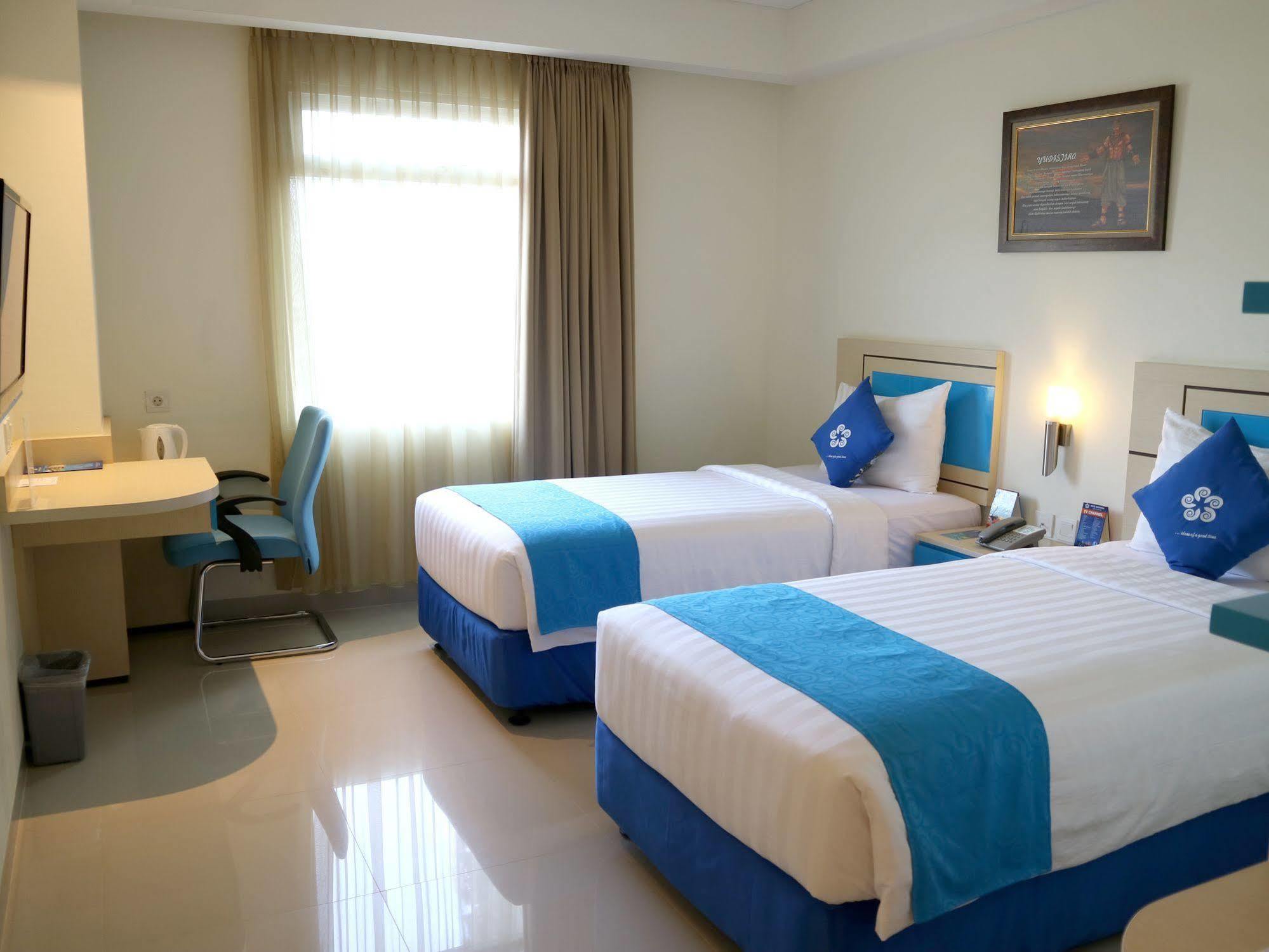 Hotel Brothers Biru Solo Baru Экстерьер фото