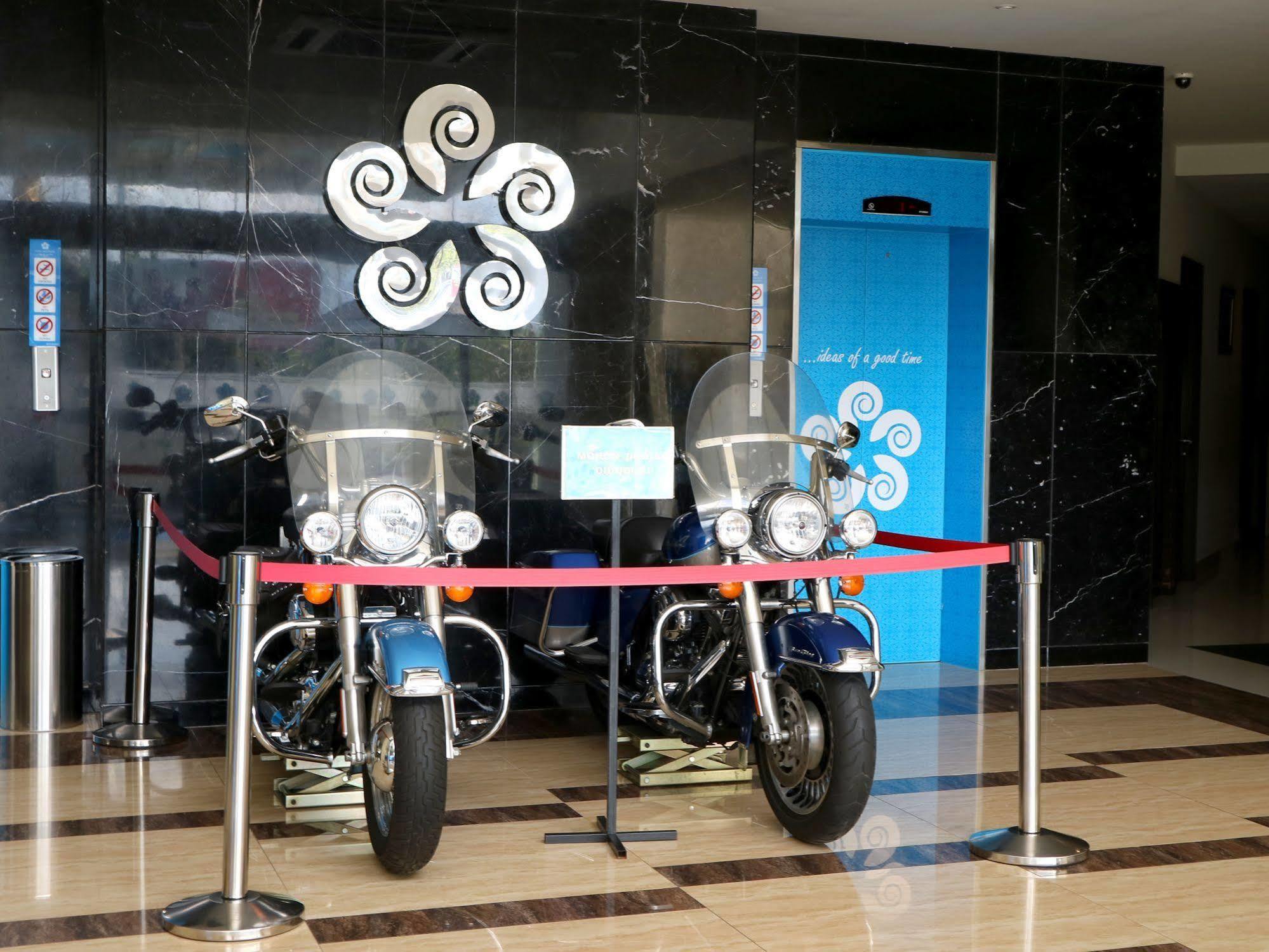 Hotel Brothers Biru Solo Baru Экстерьер фото