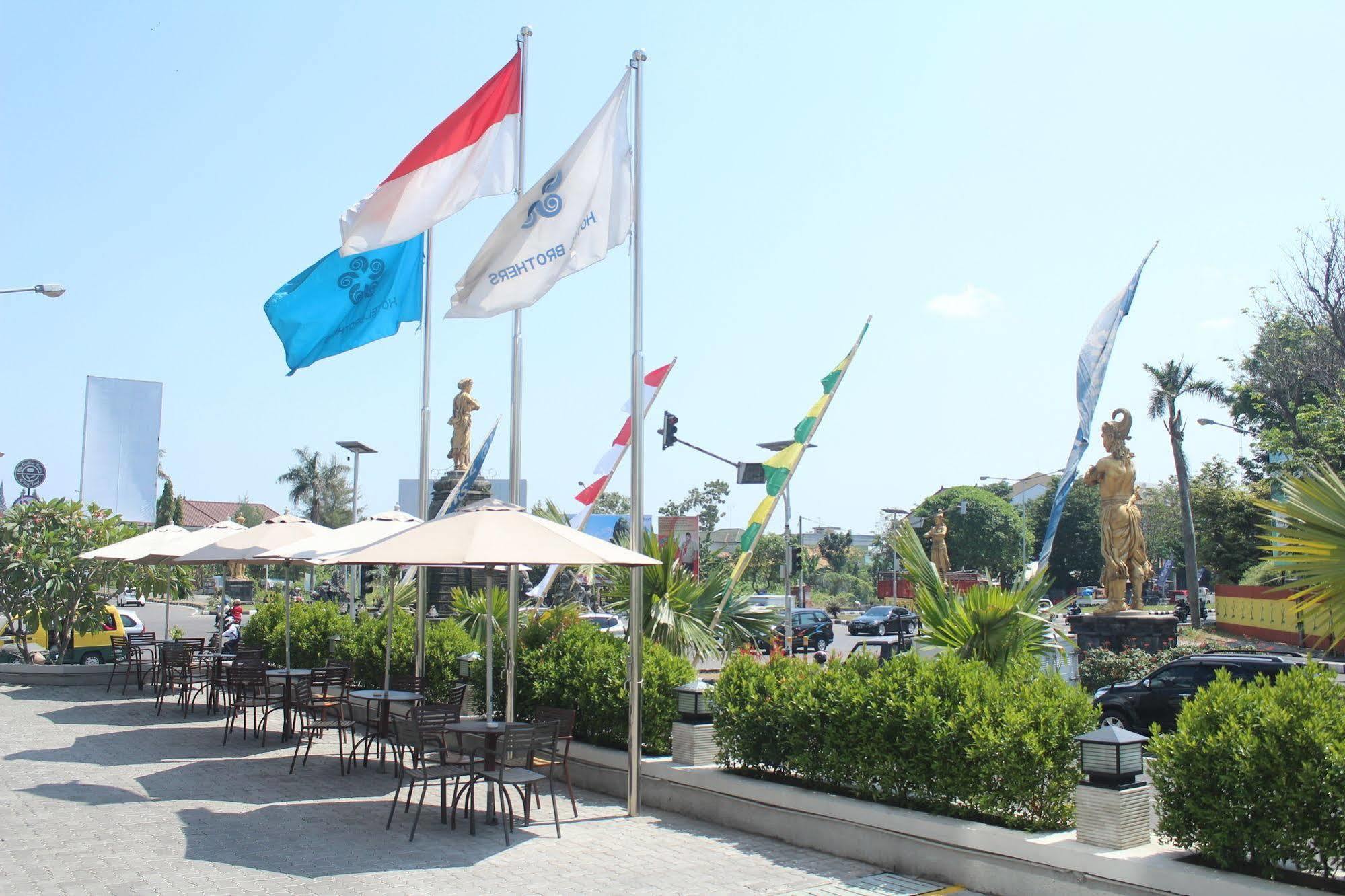 Hotel Brothers Biru Solo Baru Экстерьер фото