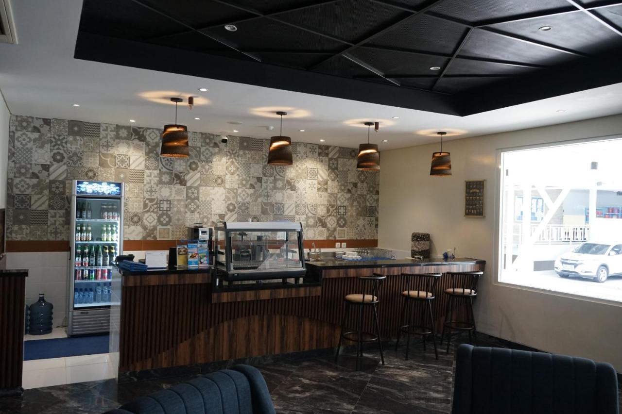 Hotel Brothers Biru Solo Baru Экстерьер фото